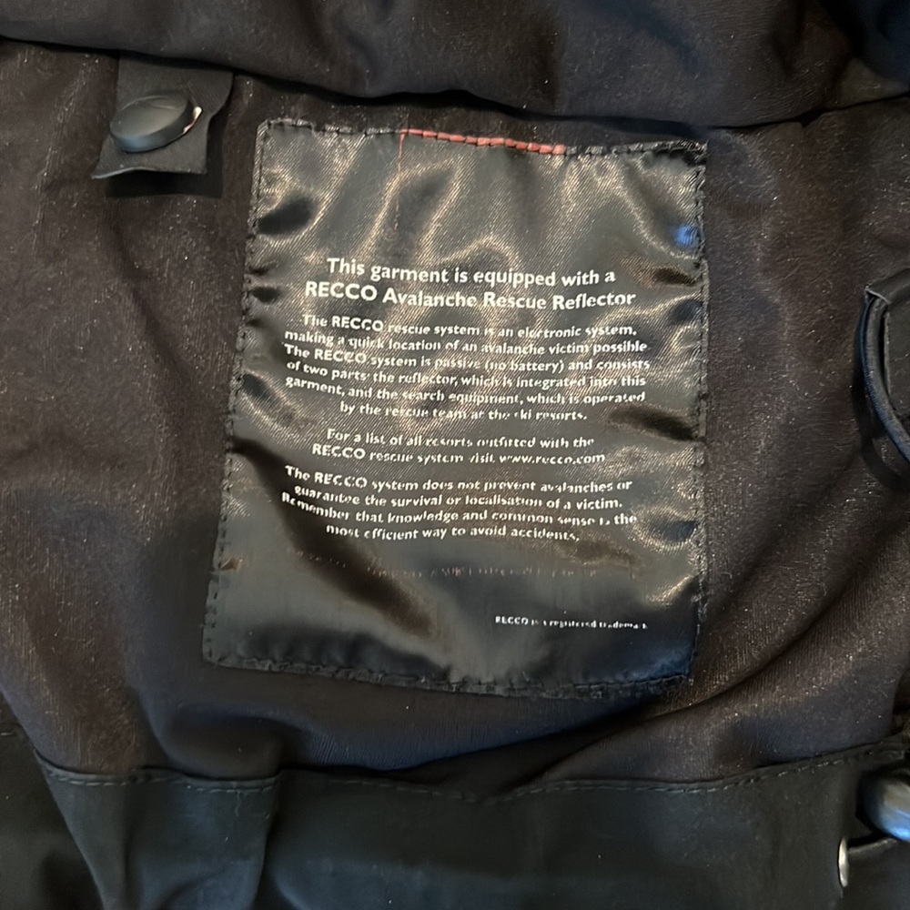 KJUS men’s formula ski jacket - Picture 6 of 12